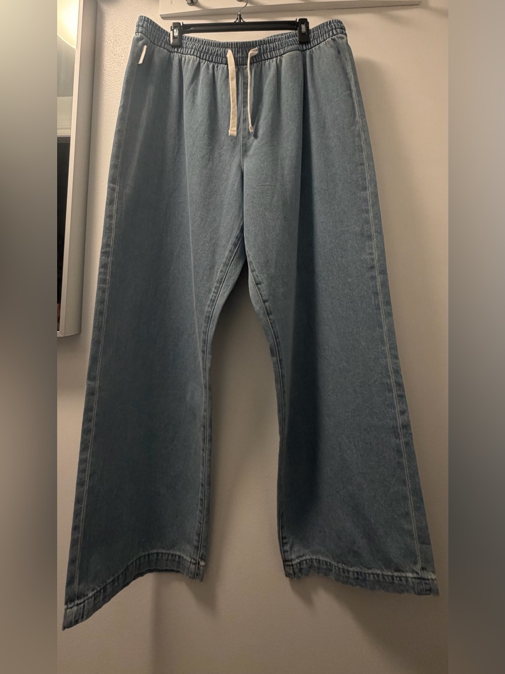 NWOT Calvin Klein XL Light Wash Pull-On Wide-Leg Denim Jeans
